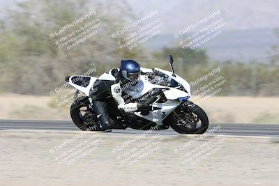 media/Dec-01-2025-Moto Forza (Mon) [[2daa91e15f]]/3-Beginner Group/Session 2 (Turn 7 Inside Pans)/